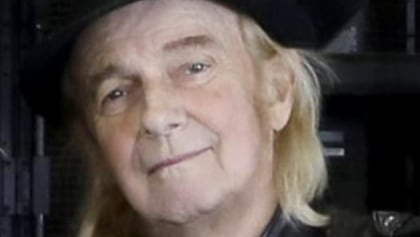 YES Drummer ALAN WHITE To Miss U.K. Tour Due To 'Health Issues'; Temporary Replacement Announced