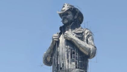 Massive New Statue Of LEMMY Unveiled At France's HELLFEST (Photos)