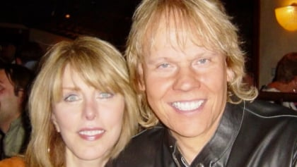 STYX Guitarist JAMES 'JY' YOUNG Mourns Death Of His Wife Of 50 Years, SUSAN YOUNG