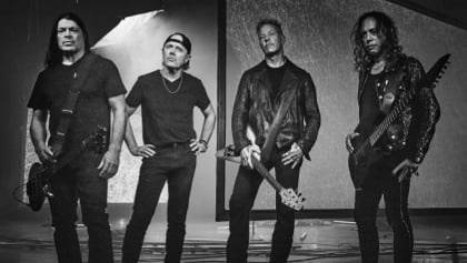 METALLICA Warns Fans About Crypto 'Scams'