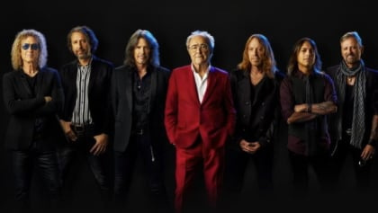 FOREIGNER's Manager Explains Why Legendary Band Deserves To Be Inducted Into ROCK AND ROLL HALL OF FAME