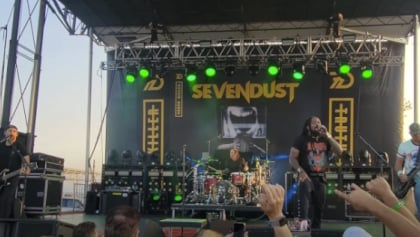 Watch: SEVENDUST Plays Without Guitarist JOHN CONNOLLY After He Contracts COVID-19