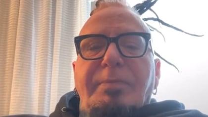 MUDVAYNE Singer Blasts Bands Who Rely Heavily On Backing Tracks: 'If You Can't Play Your Music, Why The F*** Are You Onstage?'